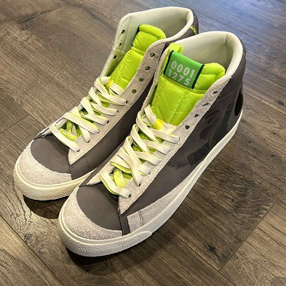 Nike Blazer mid 77 UO limited edition shoes new in box - Picture 4 of 8